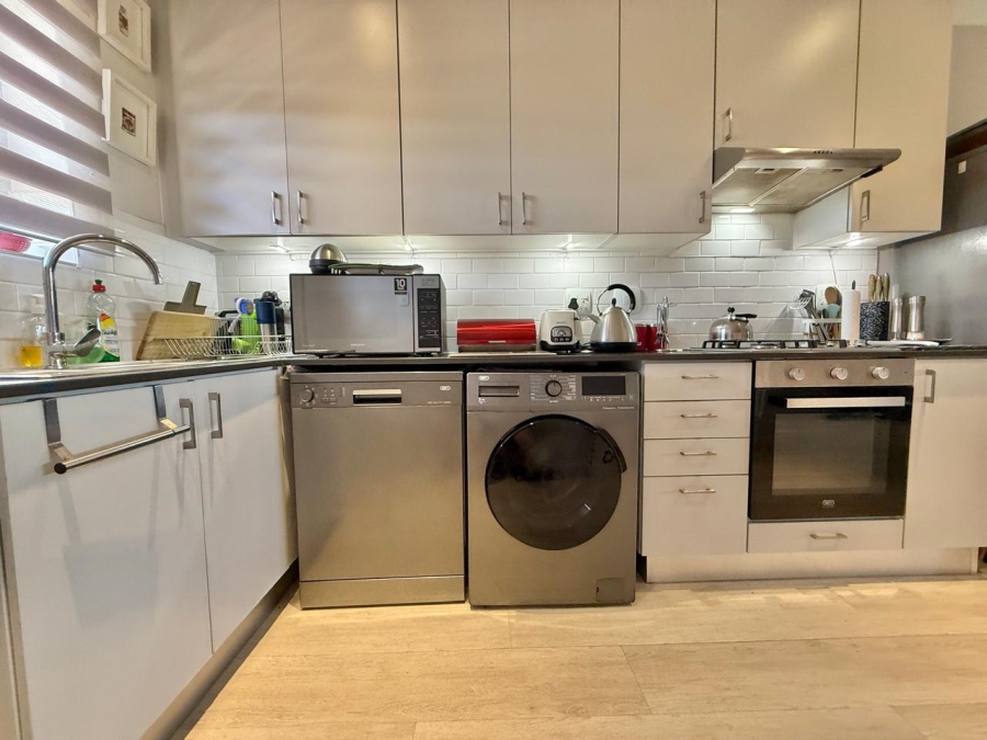 To Let 2 Bedroom Property for Rent in Blouberg Rise Western Cape